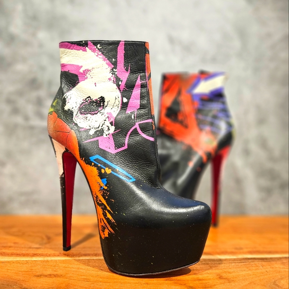 CHRISTIAN LOUBOUTIN BLACK LEATHER TAG DAF BOOTY 160 SIZE 39